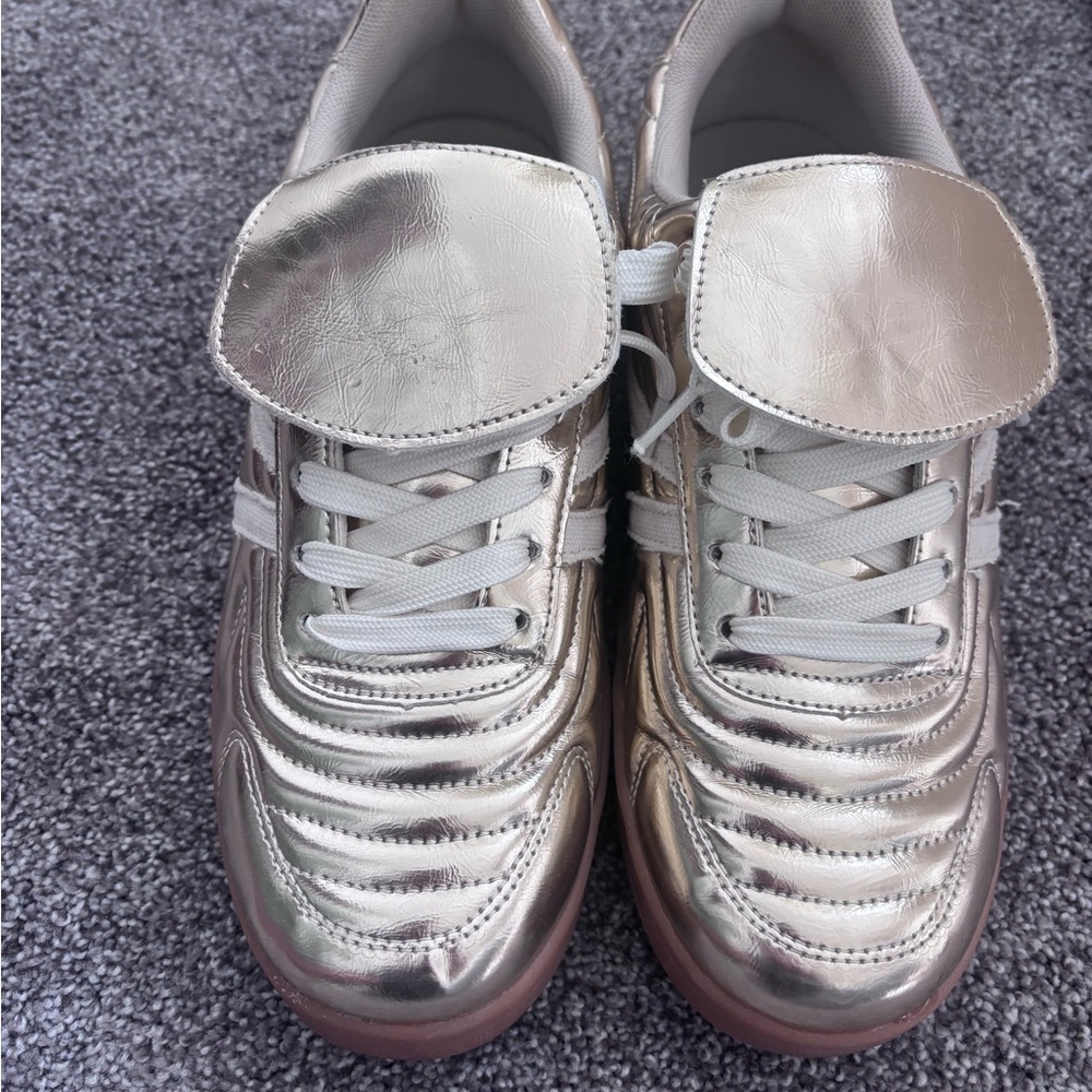 Stylish Gold Women's Sneakers